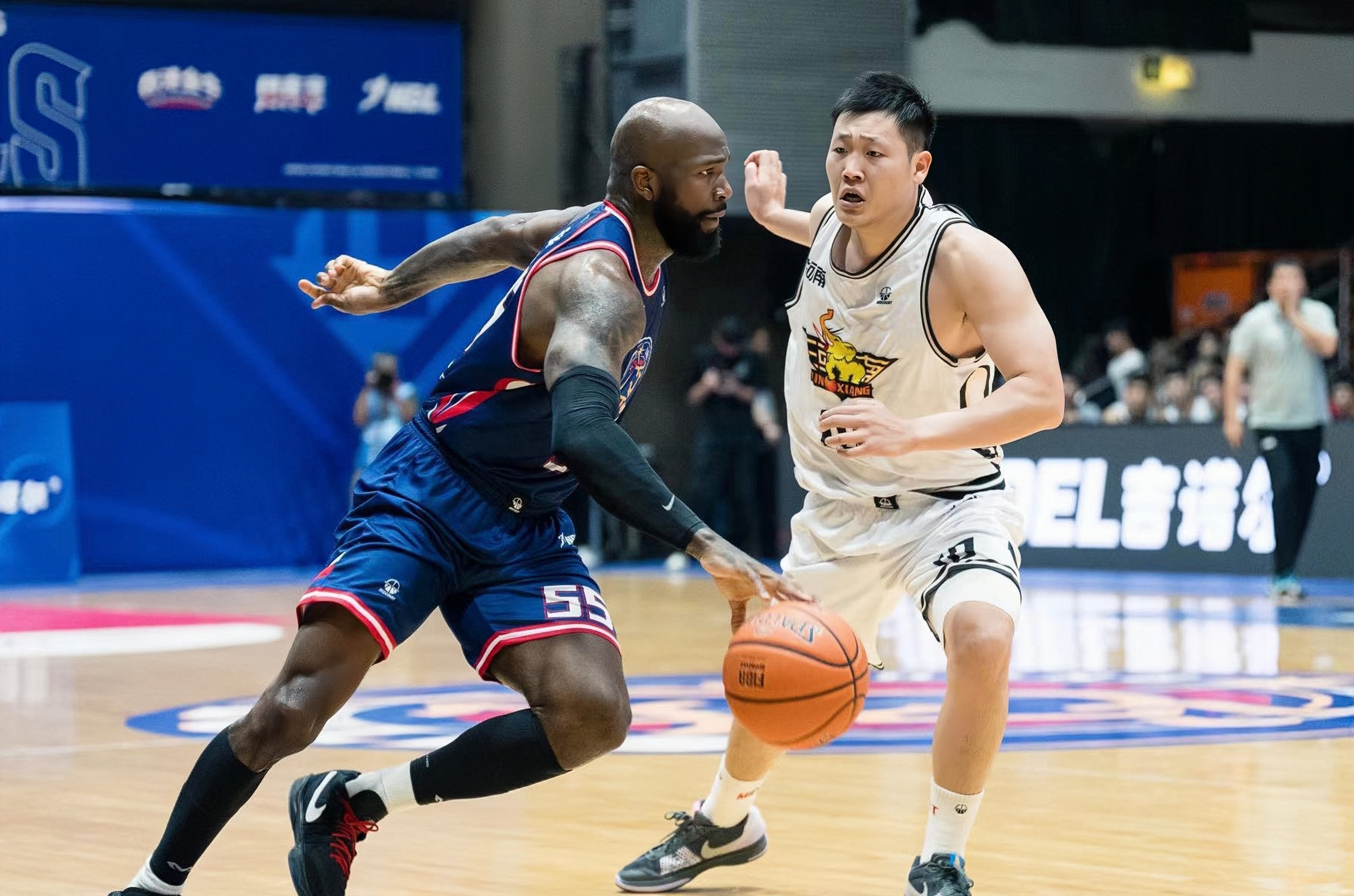 开云体育-关于赛后波士顿凯尔特人备战CBA季后赛，遗憾出局细节曝光，压力陡增，轮换策略成焦点的信息